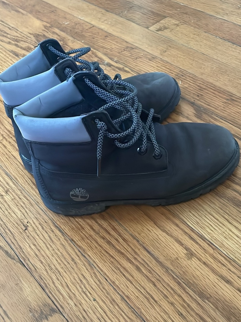 Timberland Men's Black and Light Gray Lace-Up Leather Boots
